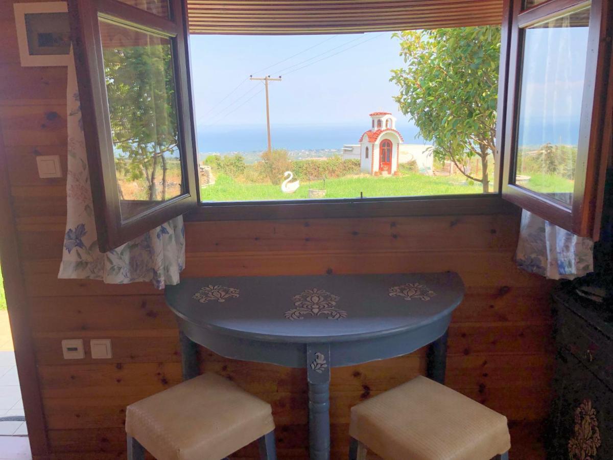 Aelia's Panoramic View Apartment